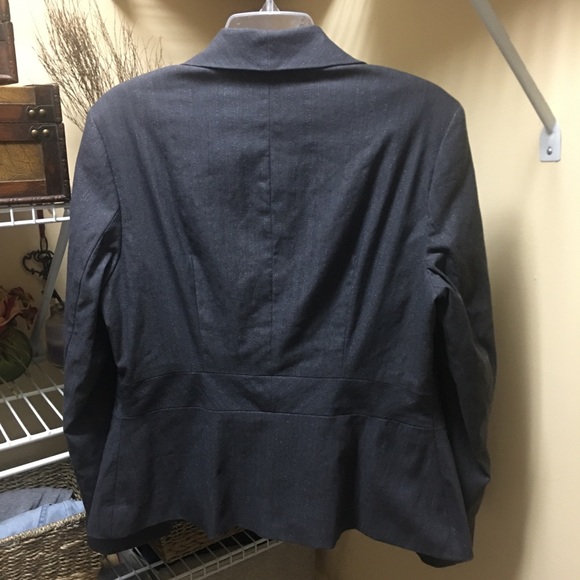 ‼️Sold‼️Bisou Bisou Grey Blazer with Silver Threading - Picture 8 of 8